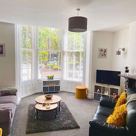Charles Alexander Short Stay - Clifton Drive Beach Retreat Lytham St Annes Bagian luar foto