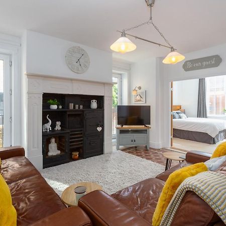 Charles Alexander Short Stay - Clifton Drive Beach Retreat Lytham St Annes Bagian luar foto