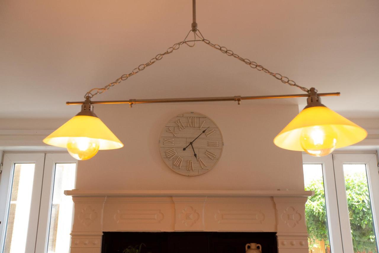 Charles Alexander Short Stay - Clifton Drive Beach Retreat Lytham St Annes Bagian luar foto