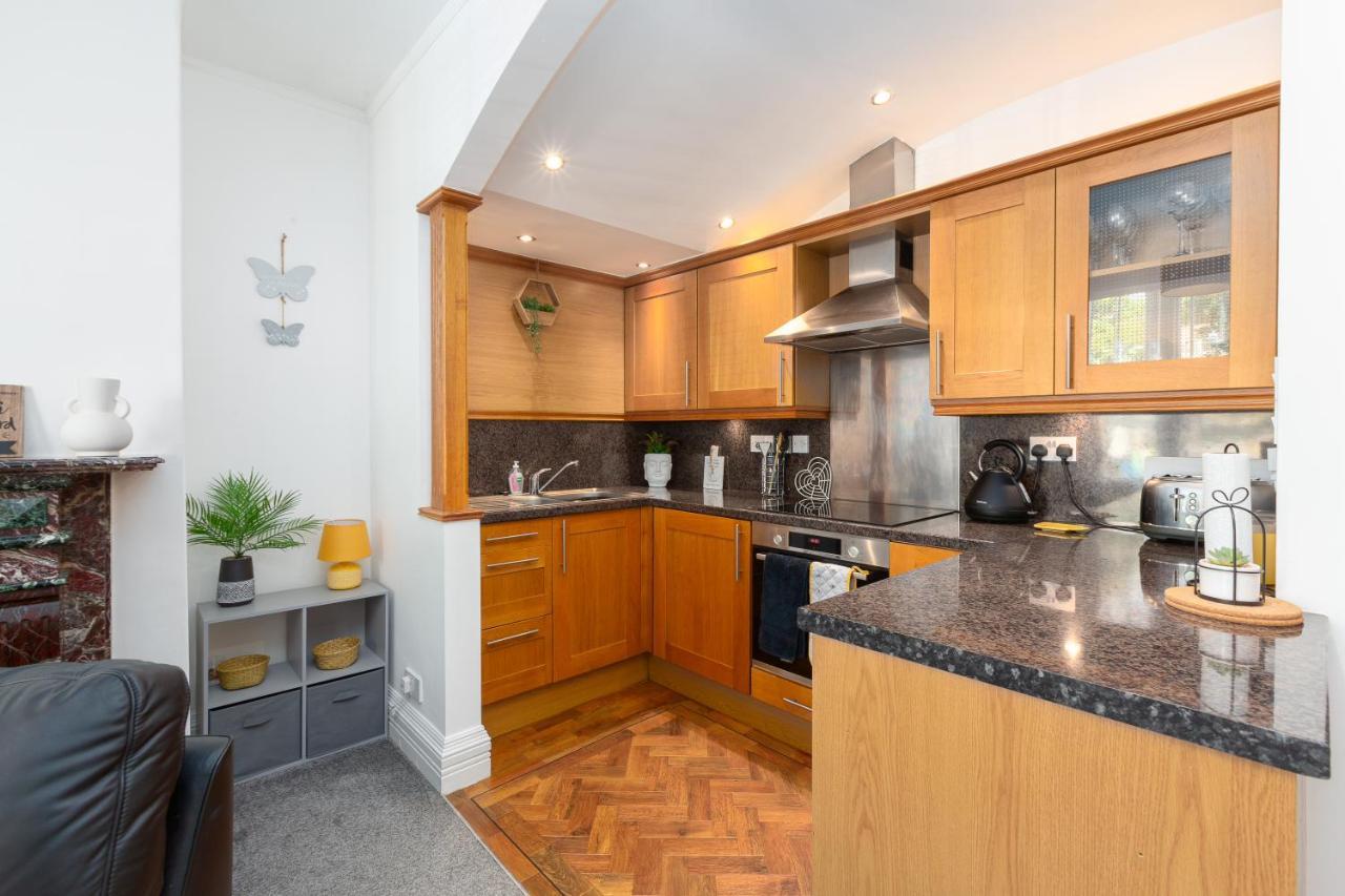 Charles Alexander Short Stay - Clifton Drive Beach Retreat Lytham St Annes Bagian luar foto