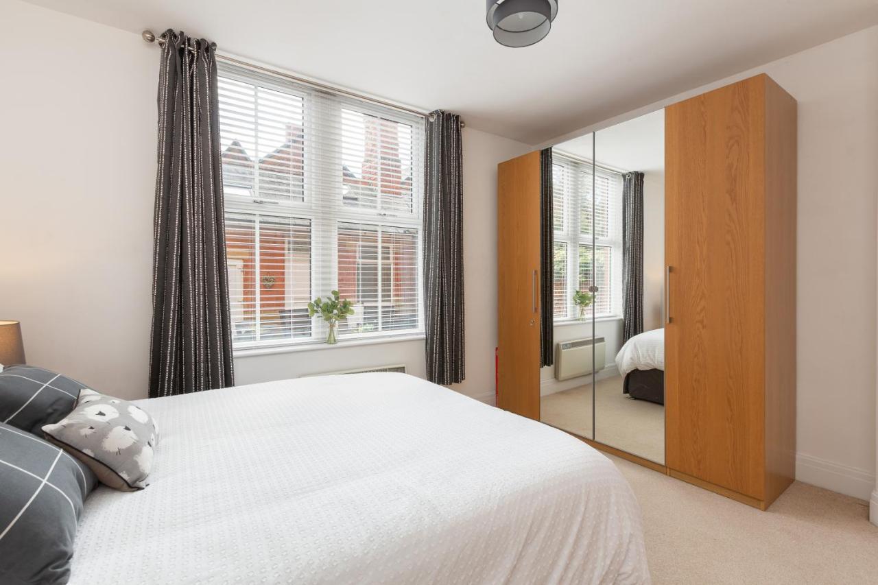 Charles Alexander Short Stay - Clifton Drive Beach Retreat Lytham St Annes Bagian luar foto