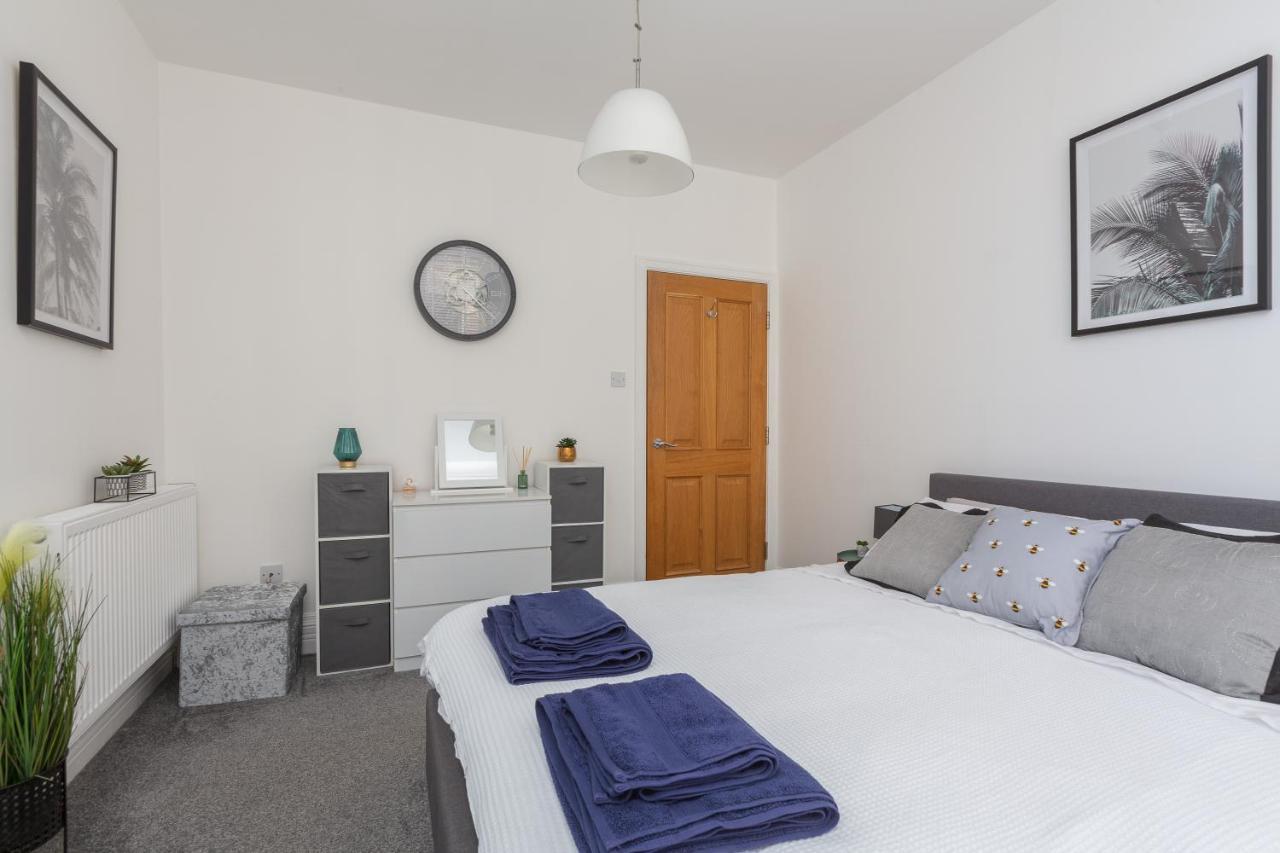 Charles Alexander Short Stay - Clifton Drive Beach Retreat Lytham St Annes Bagian luar foto