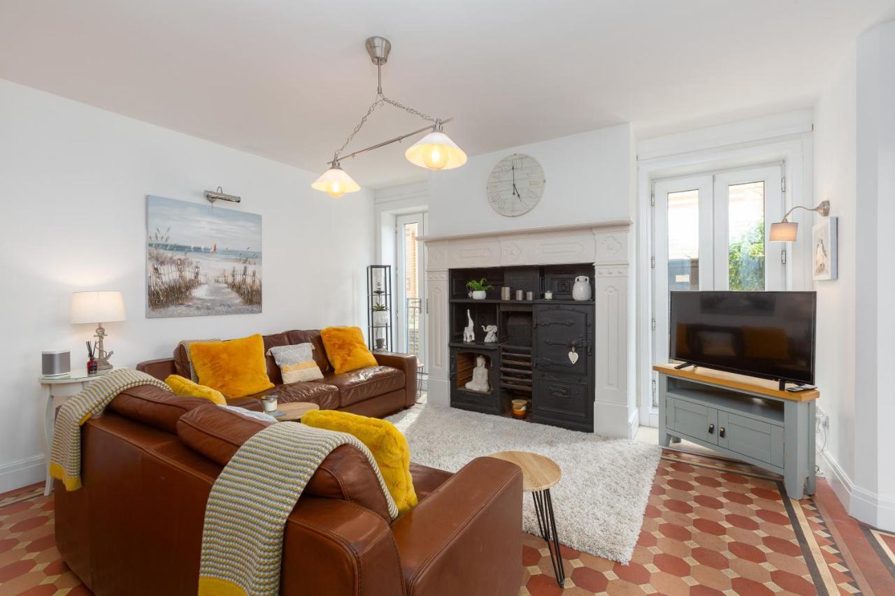 Charles Alexander Short Stay - Clifton Drive Beach Retreat Lytham St Annes Bagian luar foto