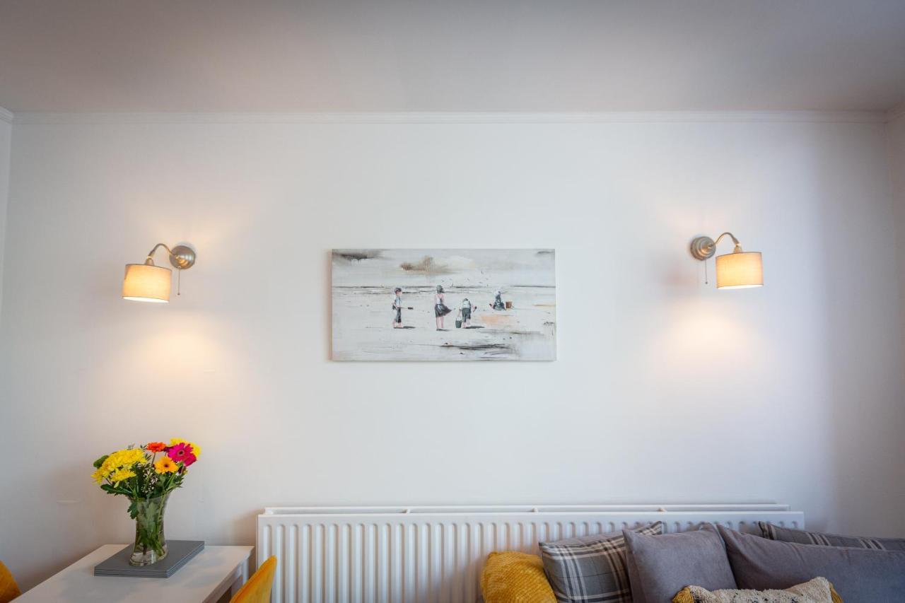 Charles Alexander Short Stay - Clifton Drive Beach Retreat Lytham St Annes Bagian luar foto