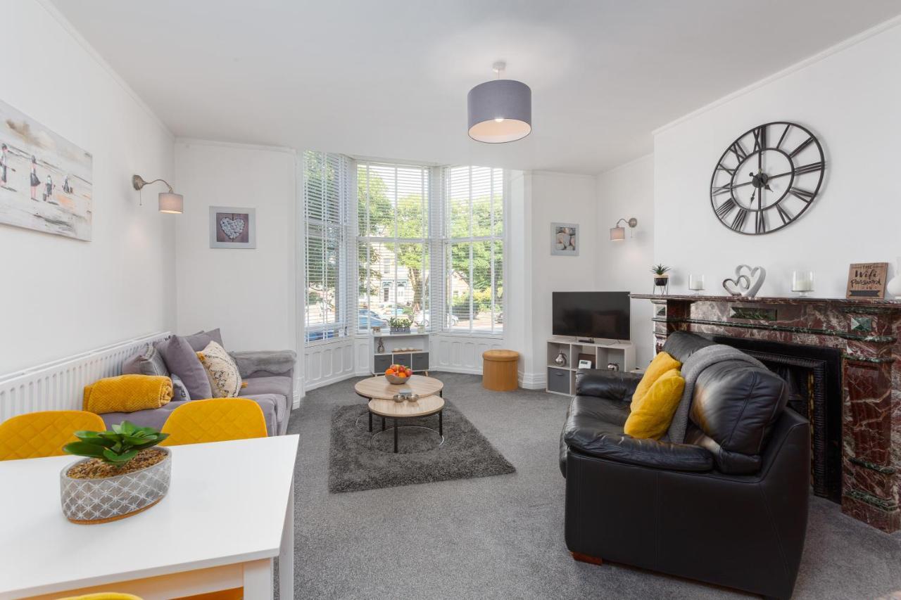 Charles Alexander Short Stay - Clifton Drive Beach Retreat Lytham St Annes Bagian luar foto