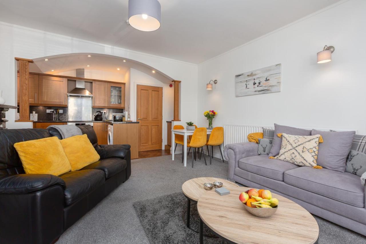 Charles Alexander Short Stay - Clifton Drive Beach Retreat Lytham St Annes Bagian luar foto