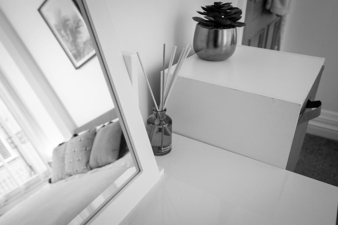 Charles Alexander Short Stay - Clifton Drive Beach Retreat Lytham St Annes Bagian luar foto